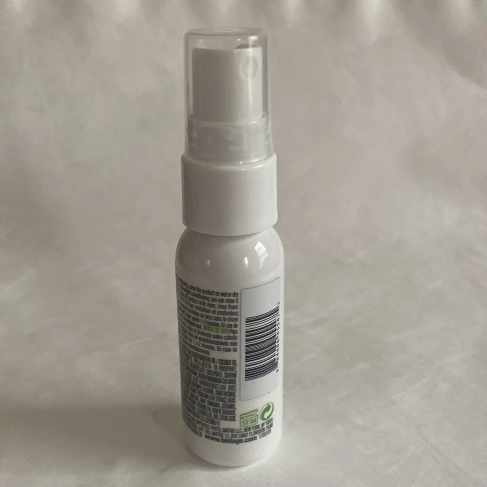BIOLAGE All-In-One Coconut Infusion Multi-Benefit Spray 1oz Travel Sz